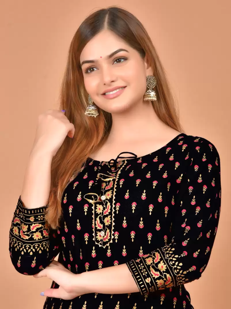 Women printed kurta black